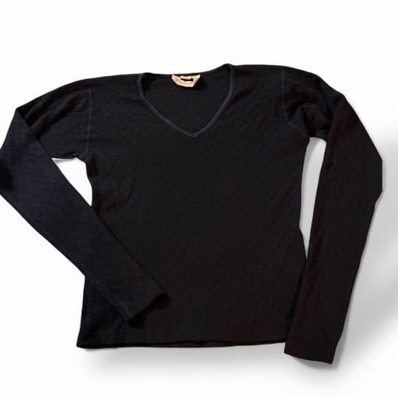 SmartWool Woman’s Black Superfine Merino Wool long sleeve V-neck Top breathable - Picture 9 of 11
